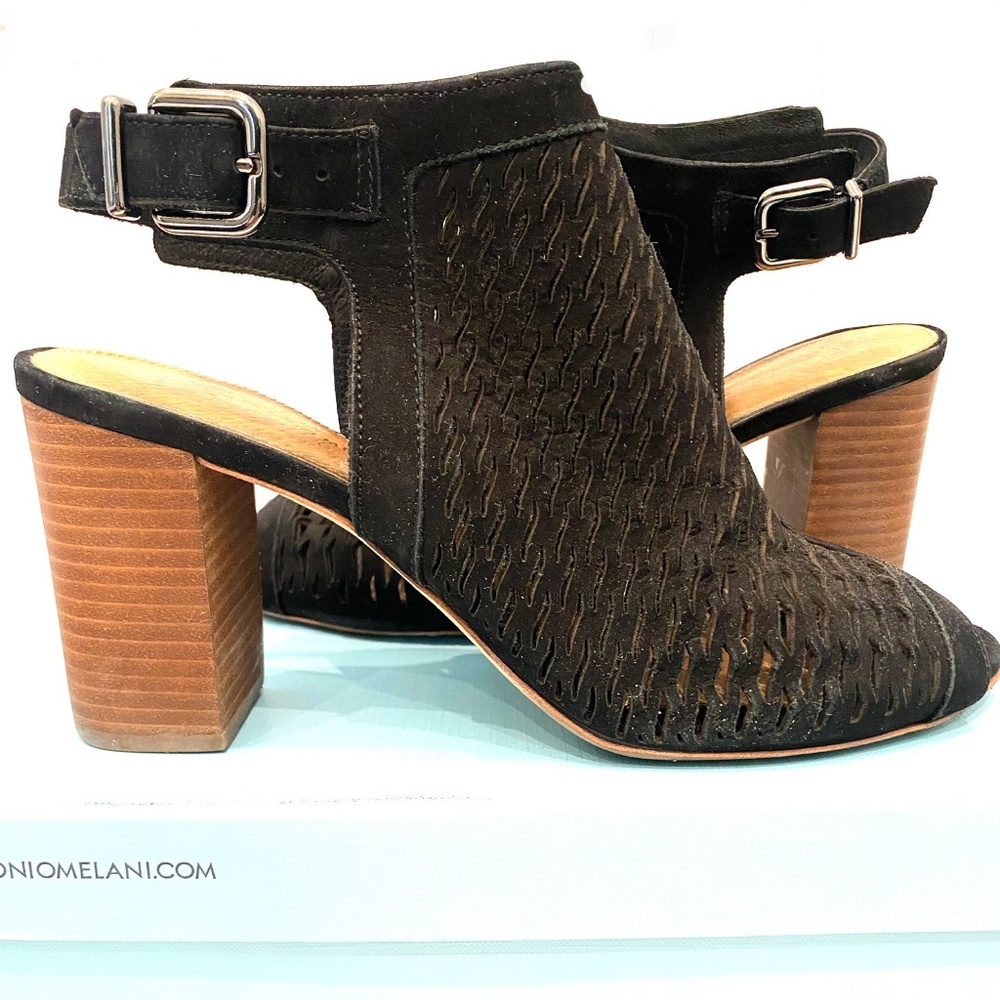Antonio Melani suede peep toe  block heel